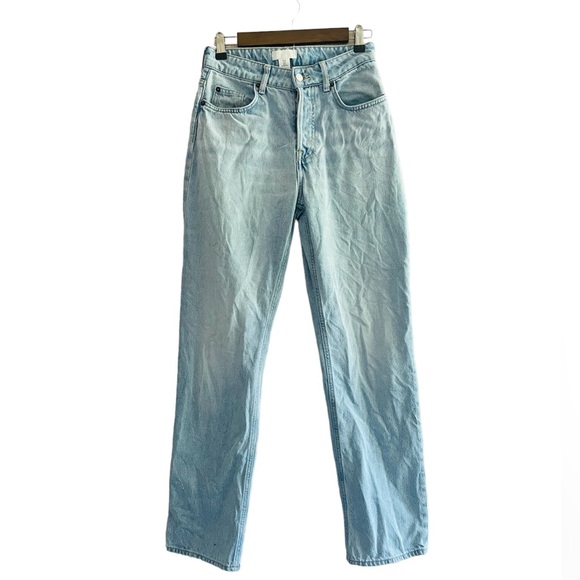 3/$25 🖤 Button Fly Straight Leg Denim *Small Stain as PicturedSize: 6 - Picture 2 of 6